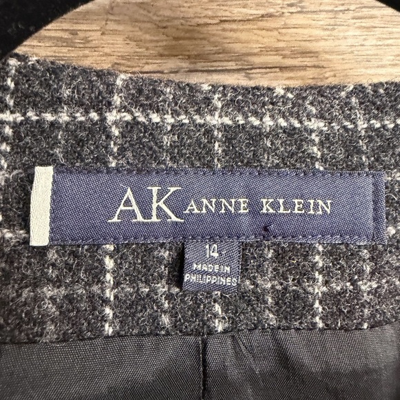 Anne Klein Women's Black and White Plaid Blazer - Picture 7 of 8